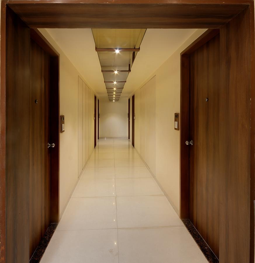 Shreeji Vatika Hotel Surat Exterior photo