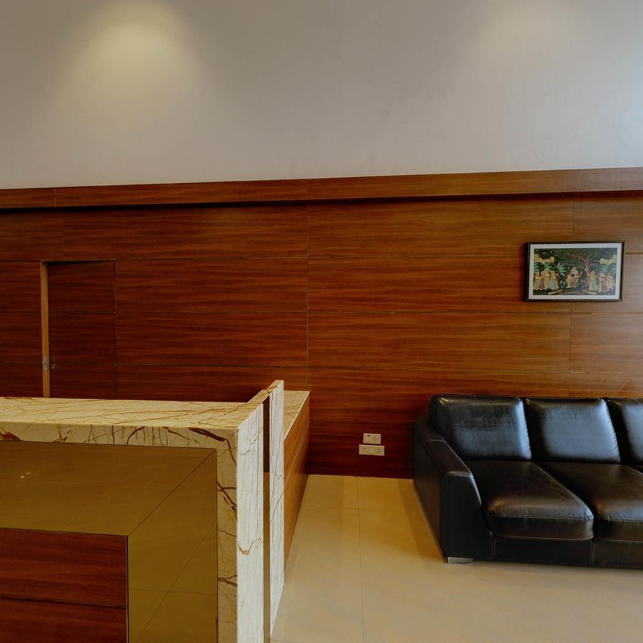 Shreeji Vatika Hotel Surat Exterior photo